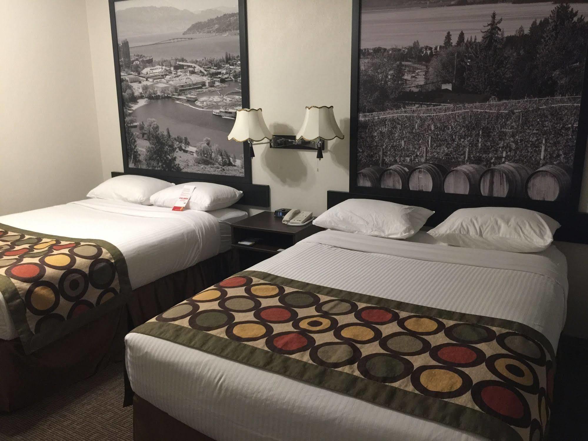 Super 8 By Wyndham Kelowna Bc Exterior foto